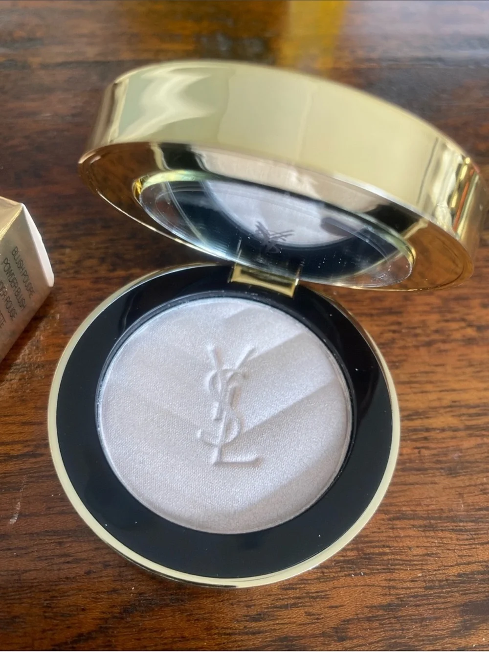 Yves Saint Laurent Make Me Blush Compact in Gold
